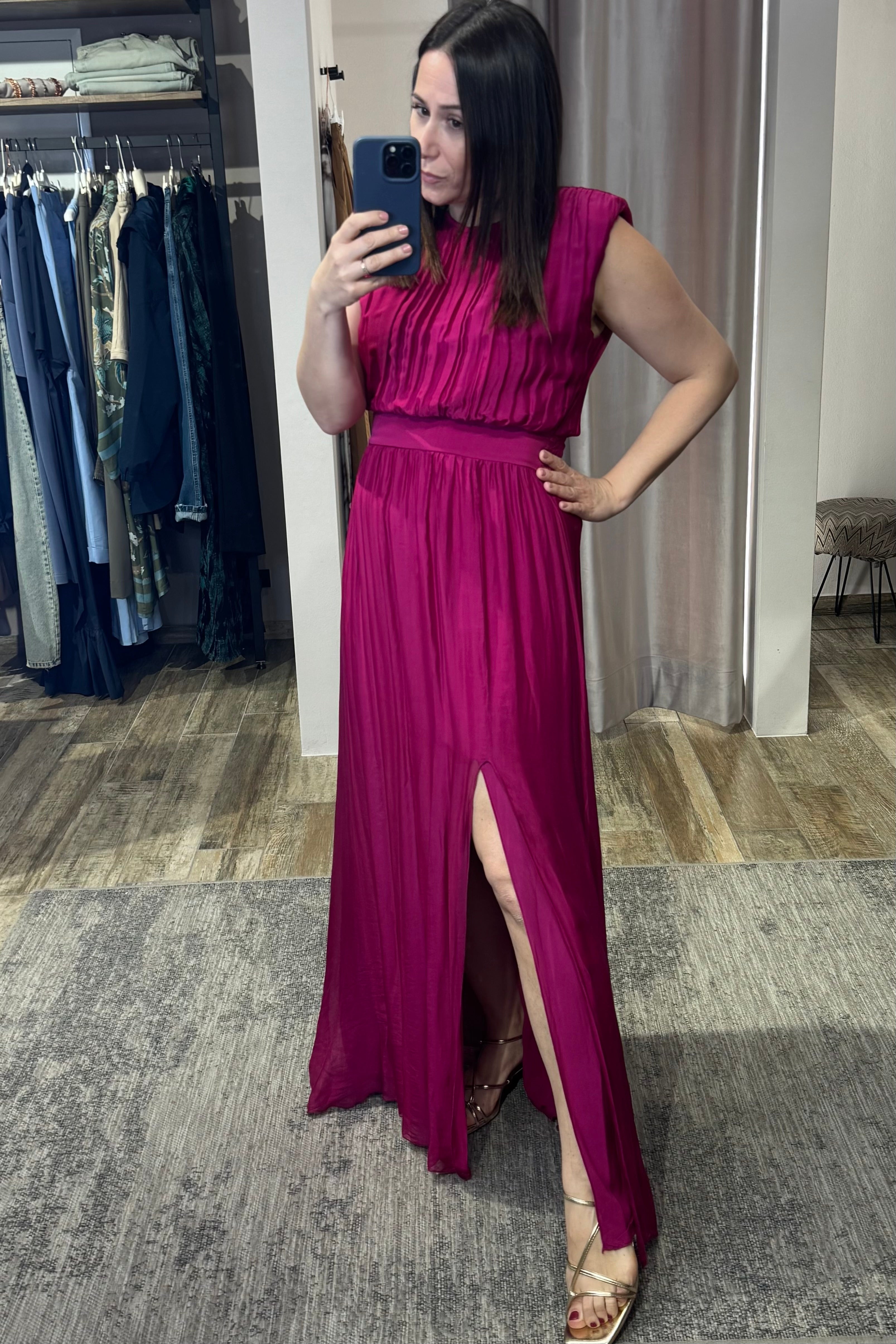 Elegantes Kleid mit Schlitz