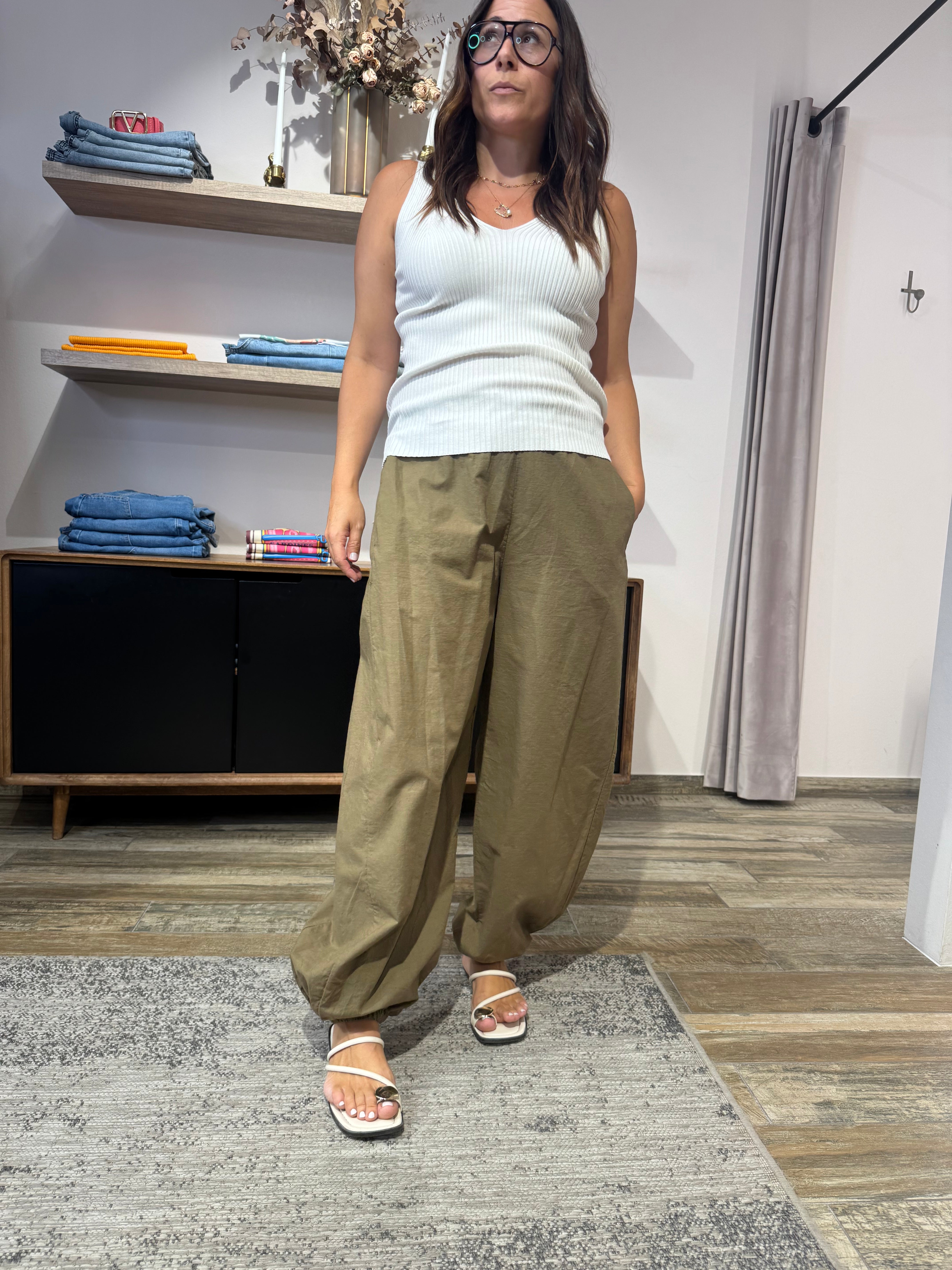 lässige hose mit elastischen bund
