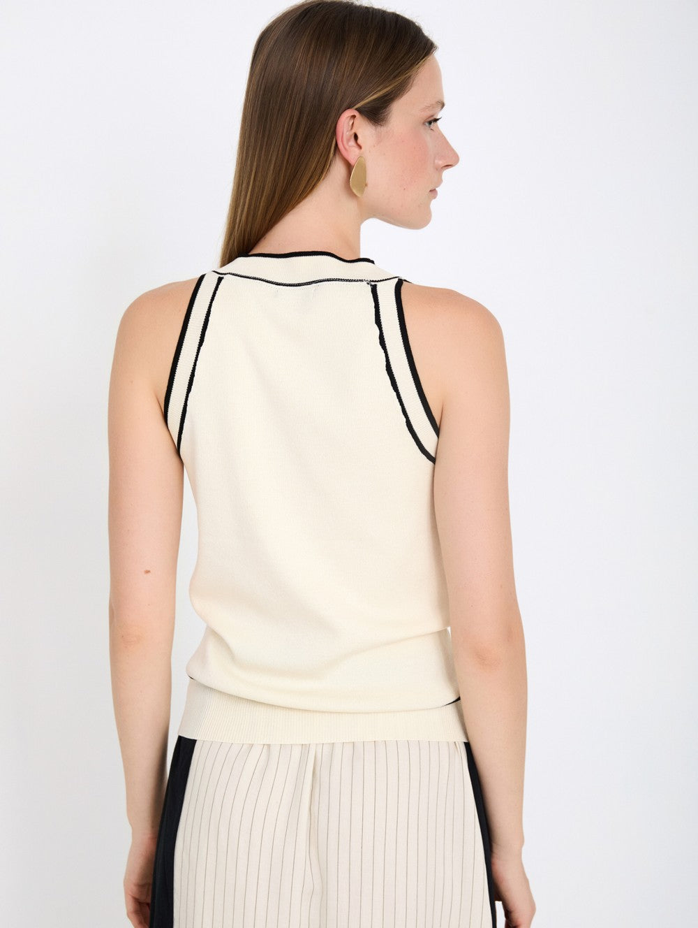 Stricktop mit Kontrastdetails