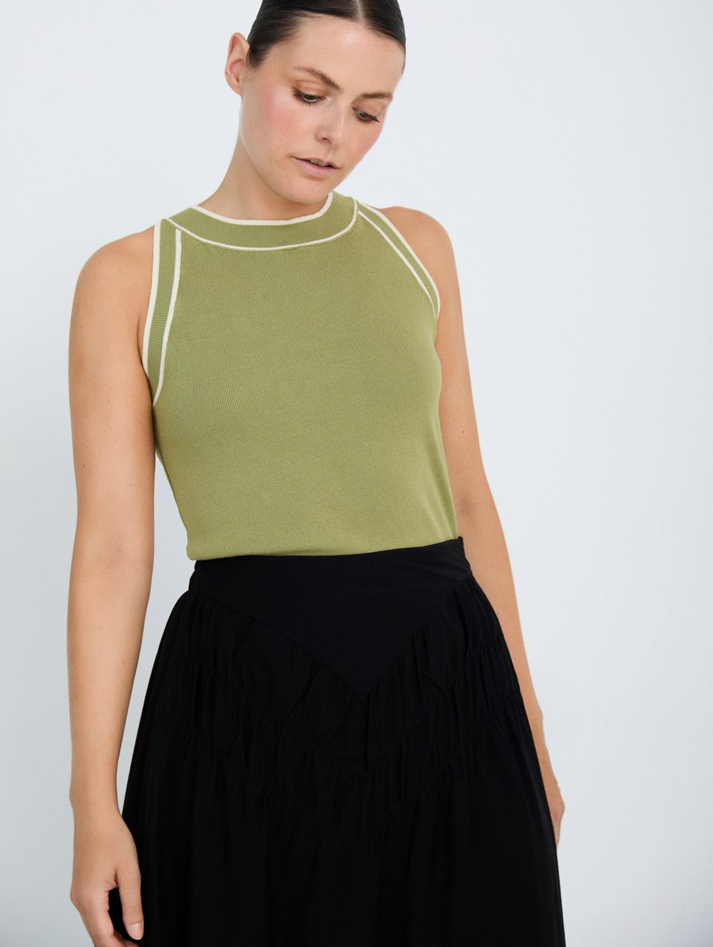 Stricktop mit Kontrastdetails