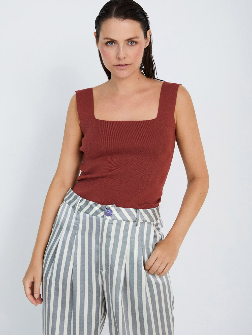 Top mit eckigem Ausschnitt