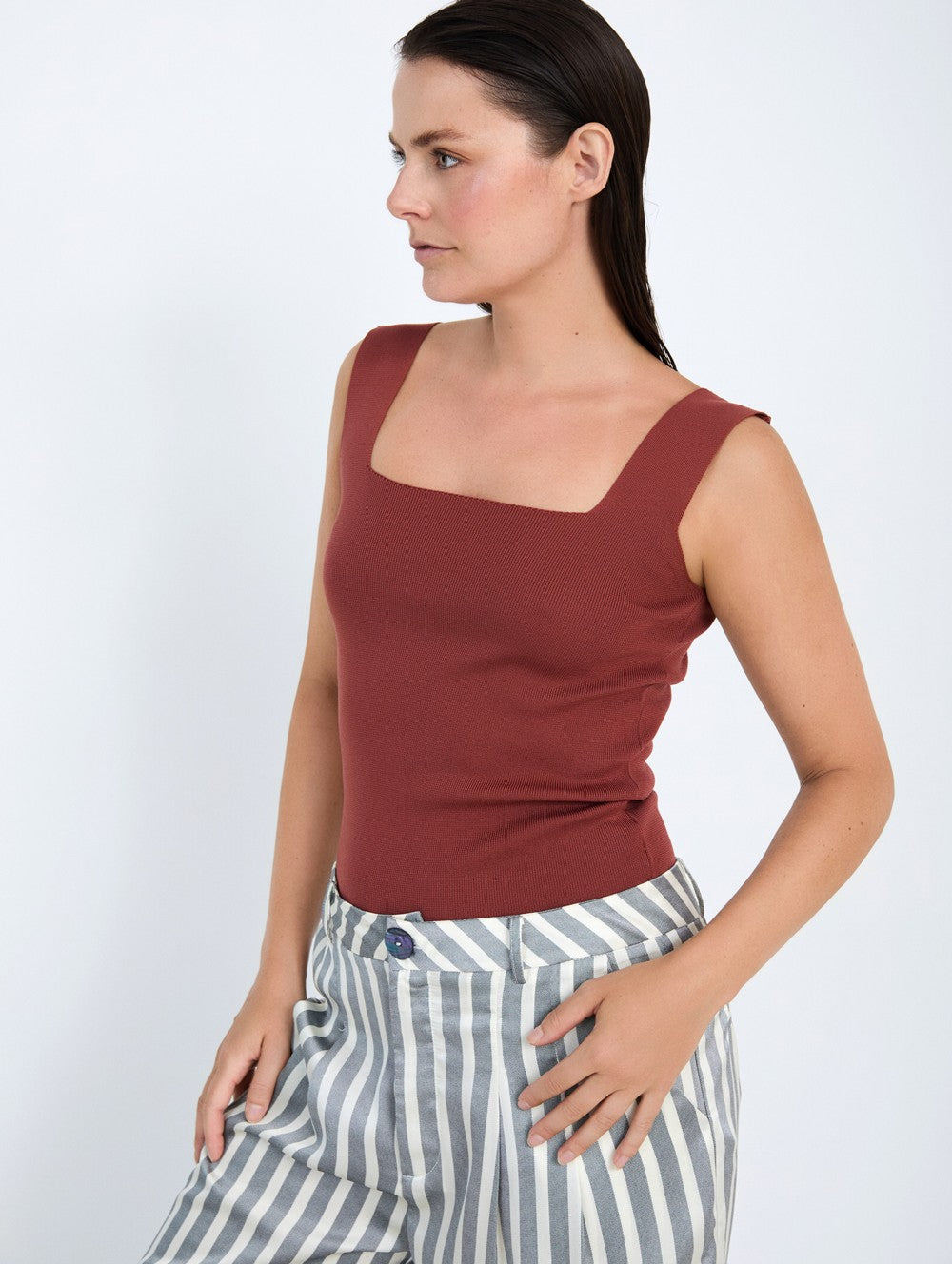 Top mit eckigem Ausschnitt