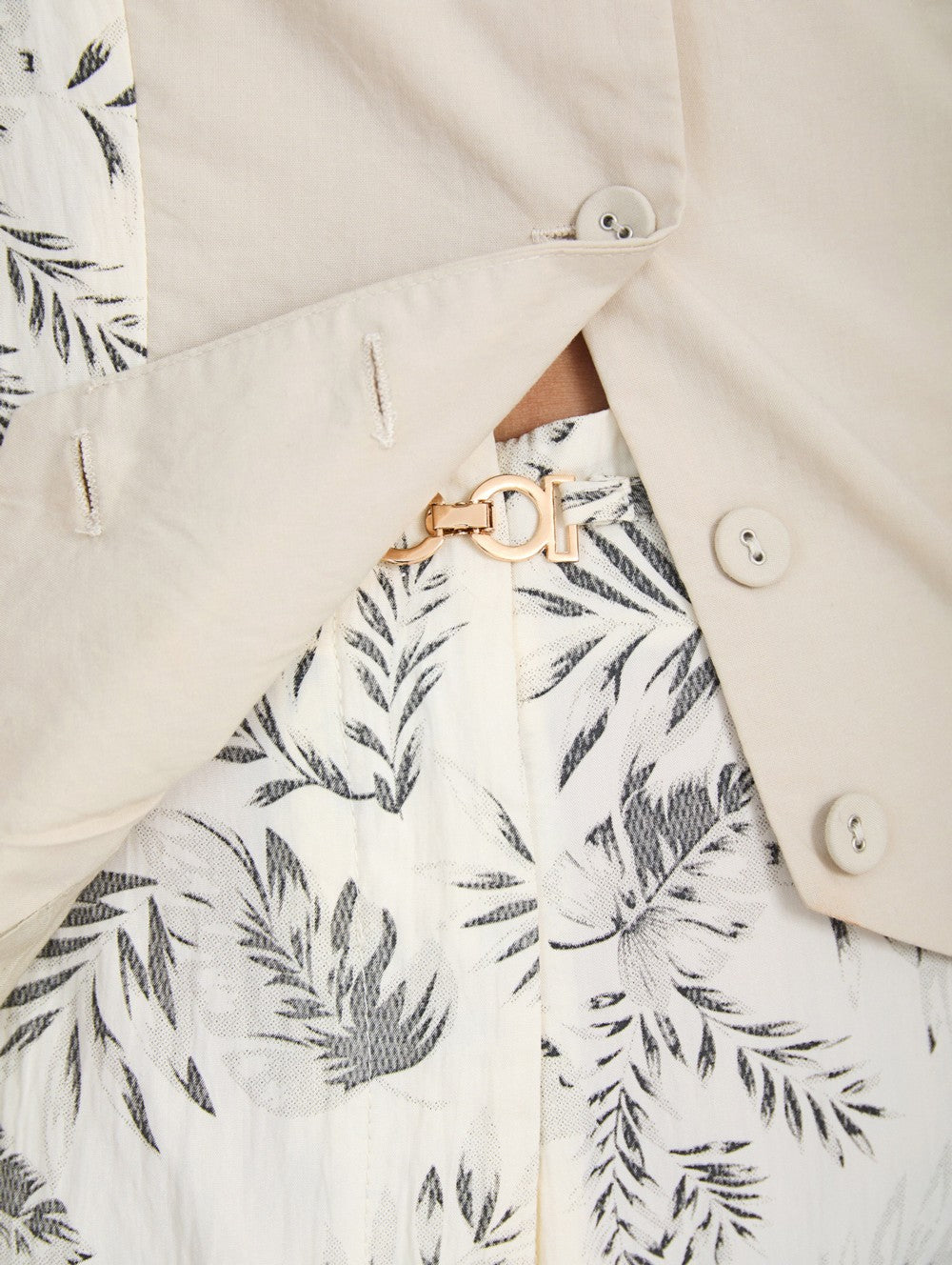 Hose mit botanischem Print