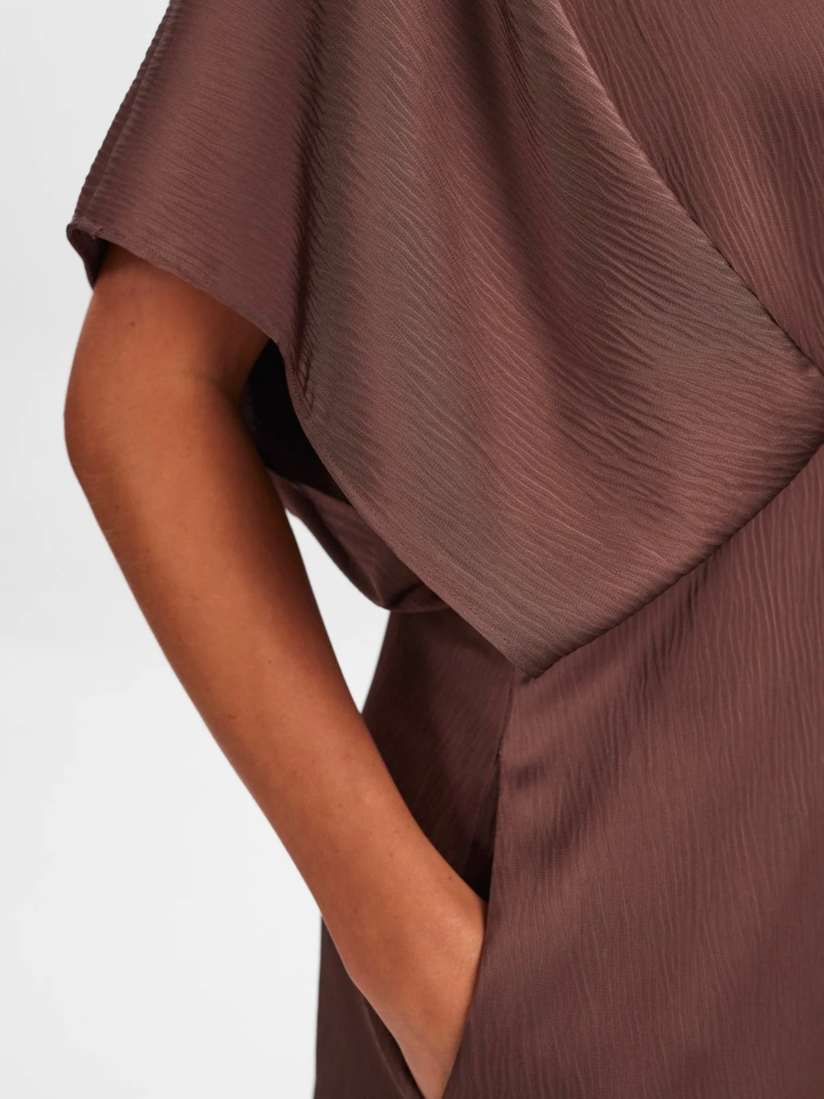 Nuivory Dress