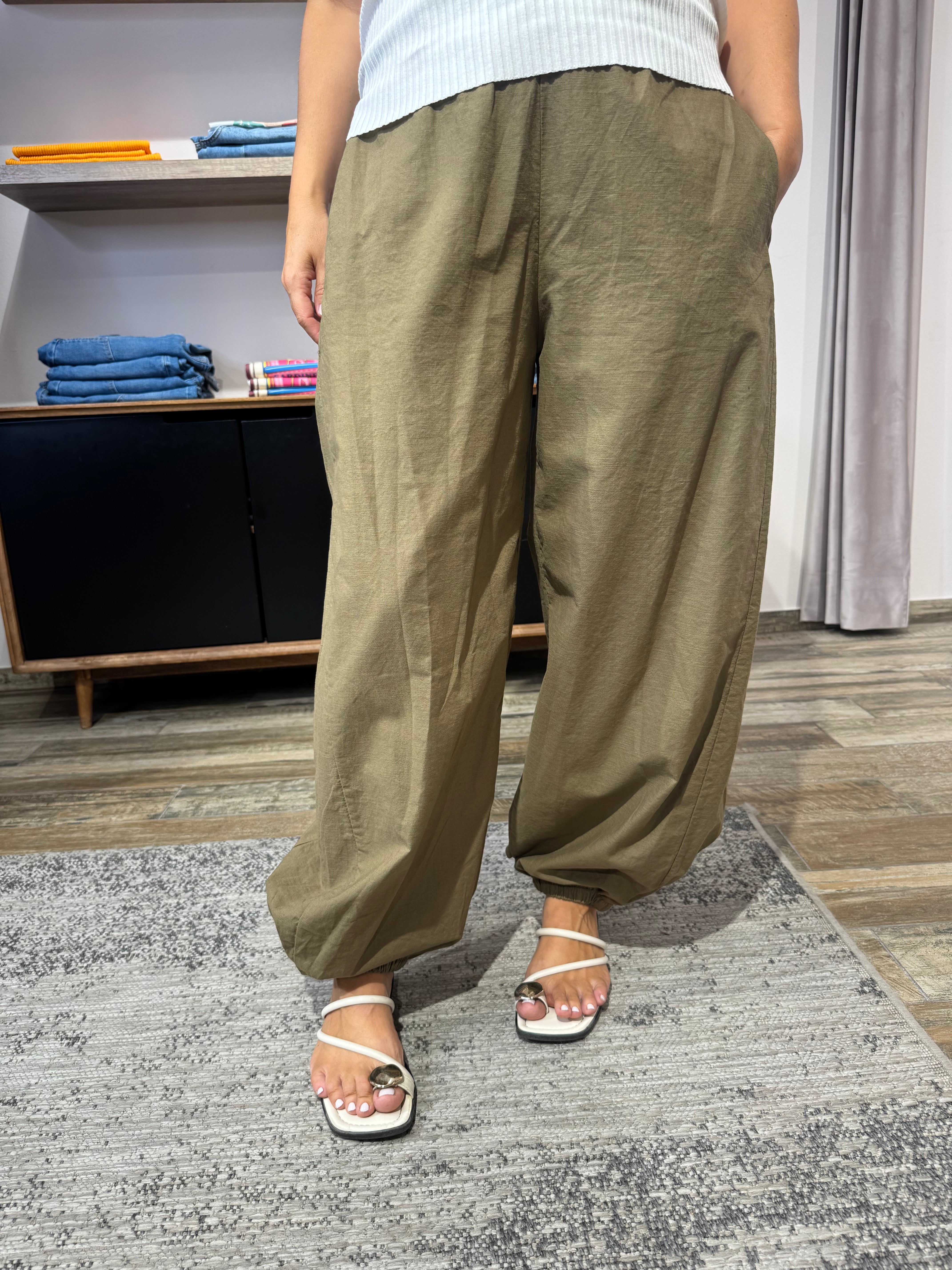 lässige hose mit elastischen bund