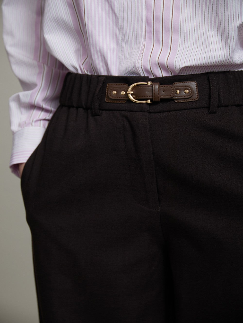 Hose mit Schnallendetail