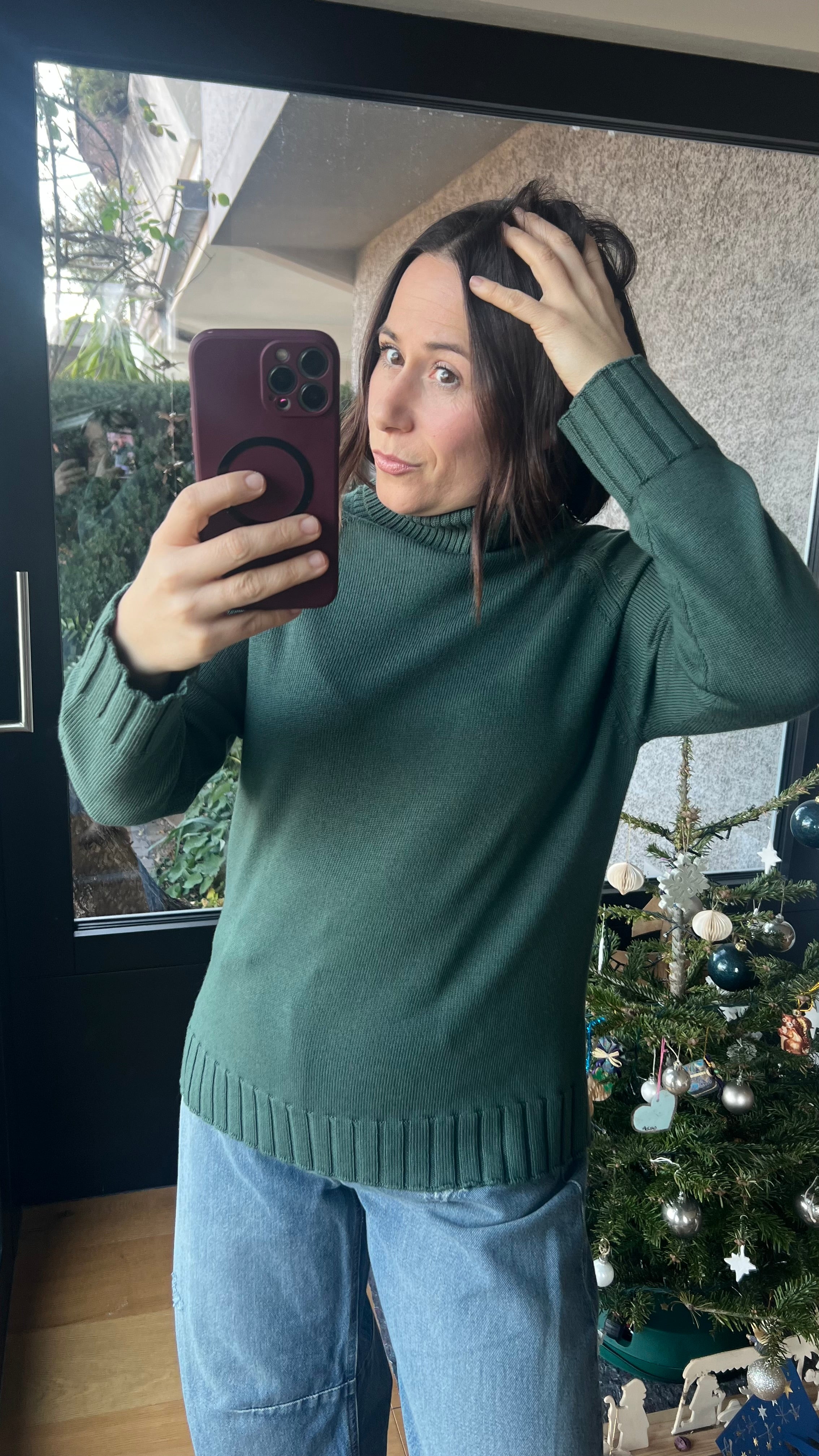 Tannengrüner Schurwollpulli