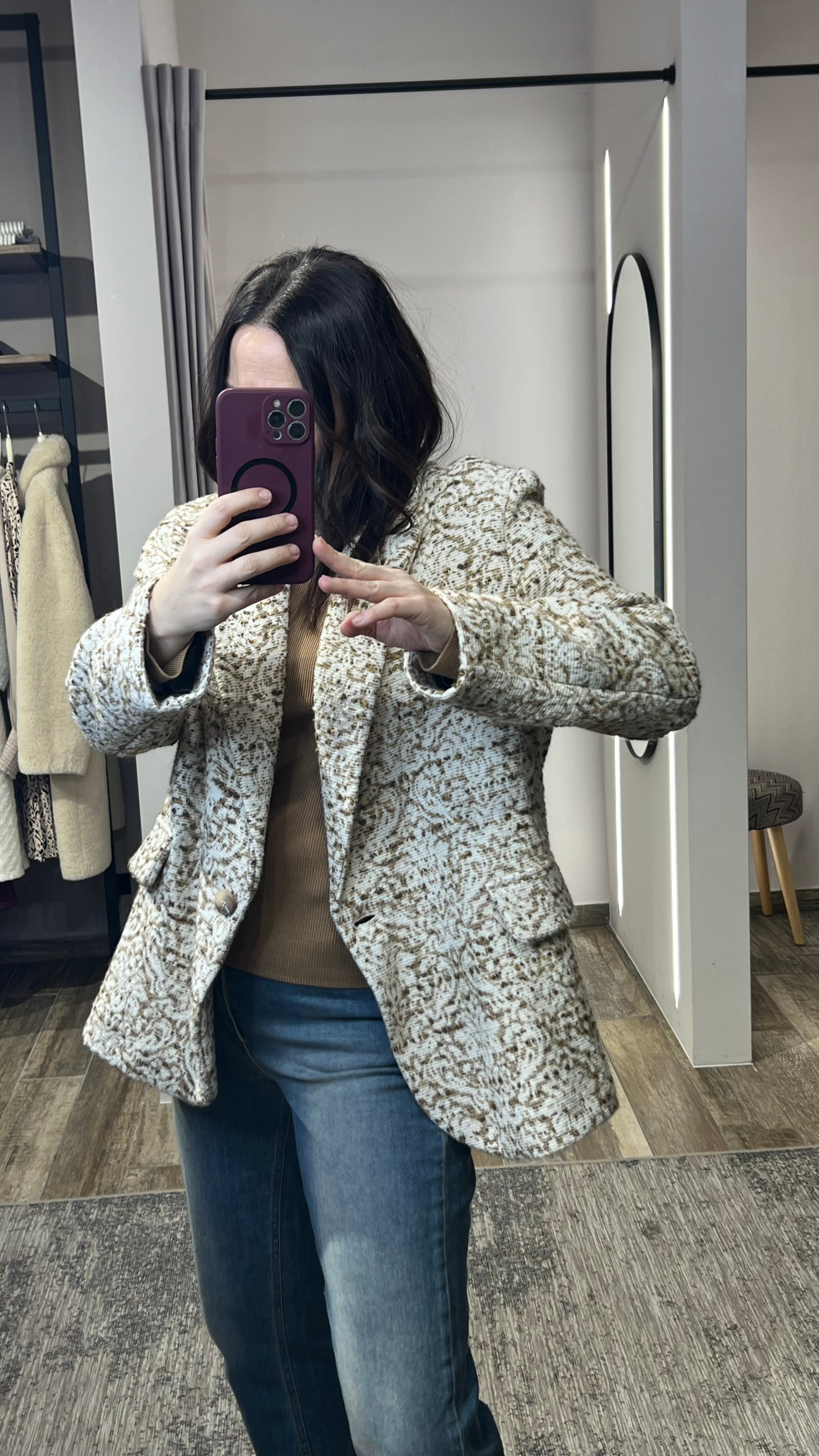 Bouclè Jacke mit Ledergürtel