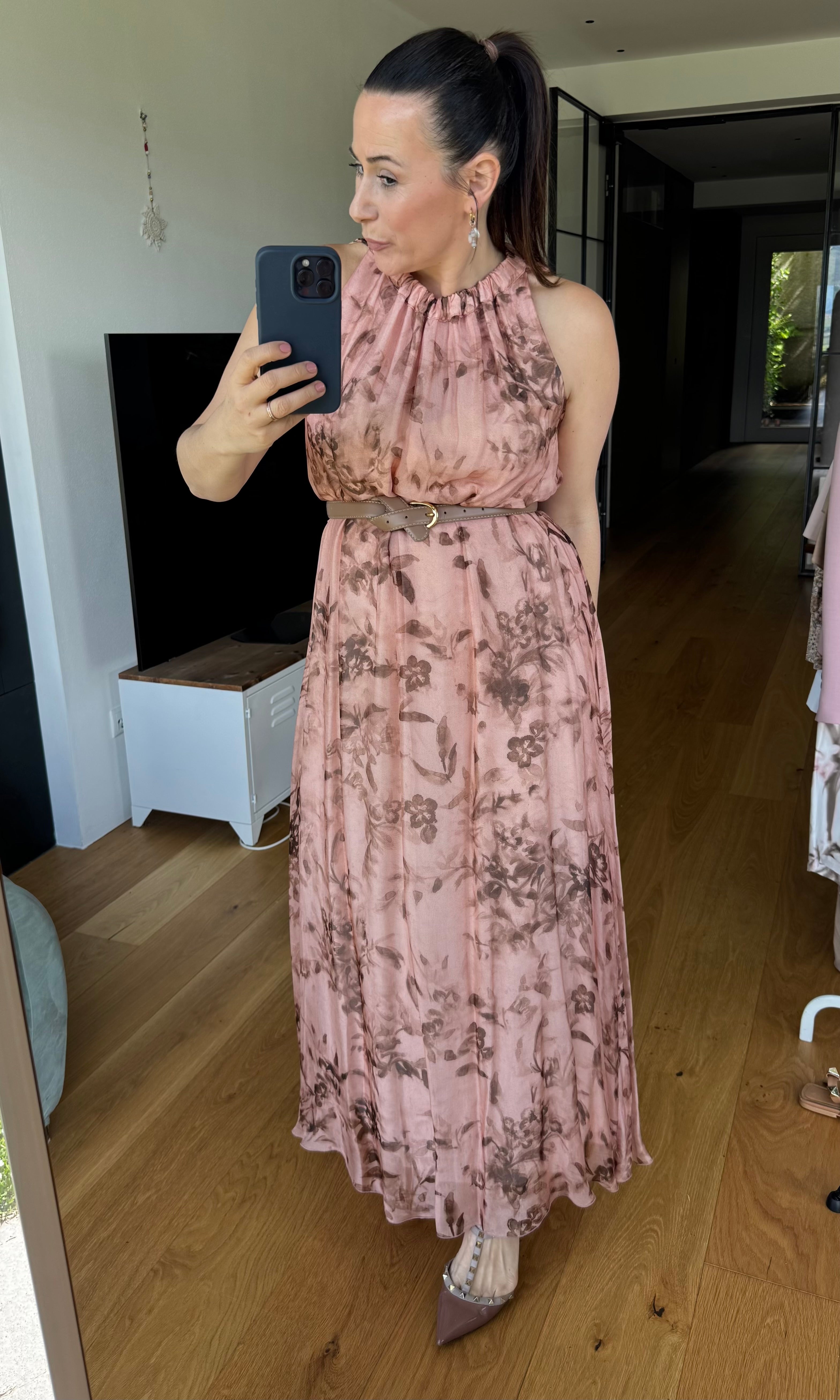 Langes Kleid mit floralen muster