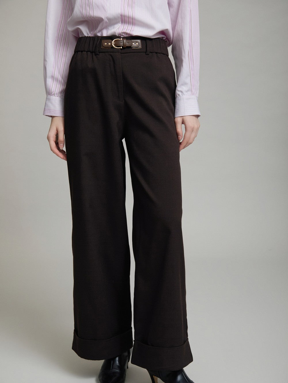Hose mit Schnallendetail