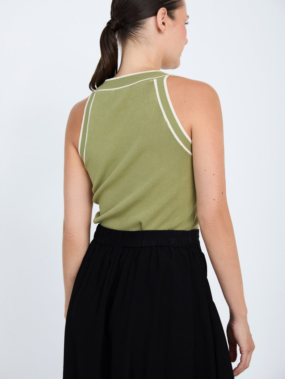 Stricktop mit Kontrastdetails