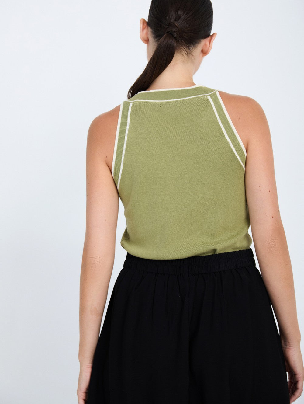 Stricktop mit Kontrastdetails